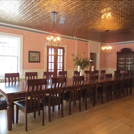 Carriage House Bed & Breakfast-2