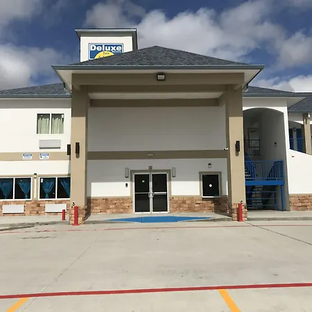 Deluxe Inn & Suites - Baytown-2