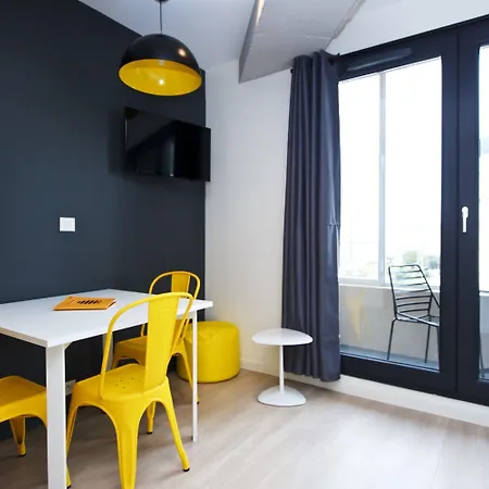 Staycity Aparthotels Lyon Rue Garibaldi-2