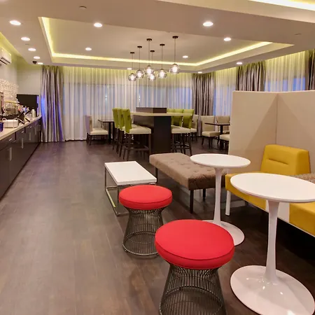 Days Inn & Suites By Wyndham Port Arthur-3