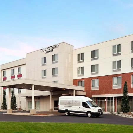 Courtyard By Marriott Pullman-2