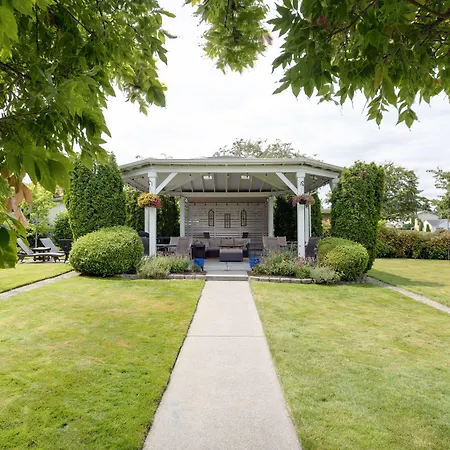 Nantucket Inn - Anacortes-2