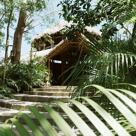 Dreamsea Surf Resort Nicaragua-3