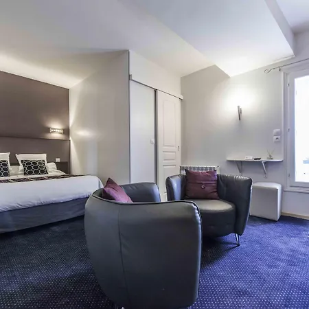 Un Hotel sur le Port-3