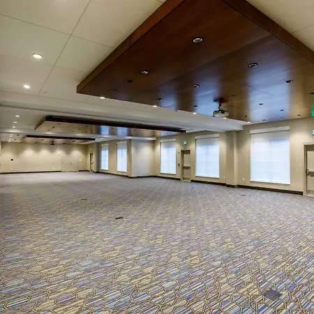 Holiday Inn Express & Suites - Sturbridge By Ihg-3