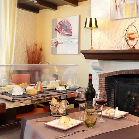 Logis Hôtels Restaurant Le Dauphin-3
