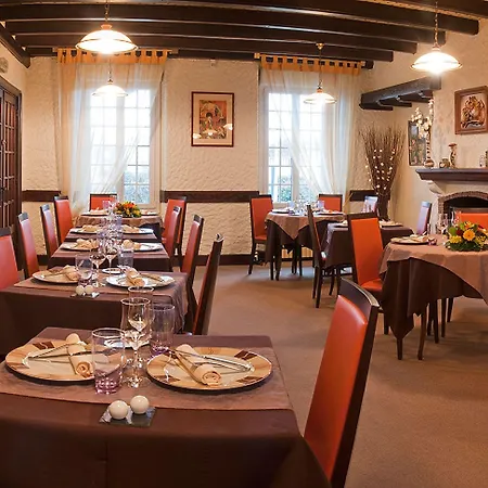 Logis Hôtels Restaurant Le Dauphin-2