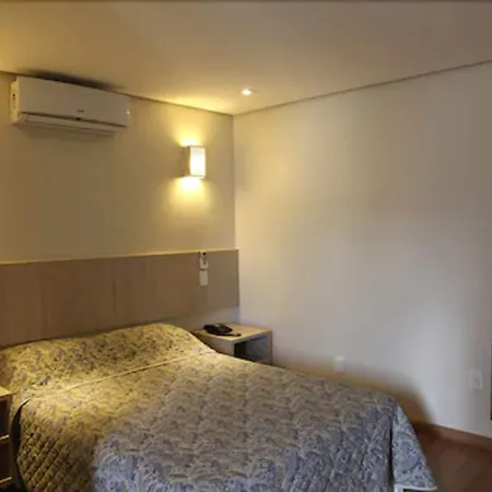 Golden Hotel - O Mais Central - Pet Friendly-3