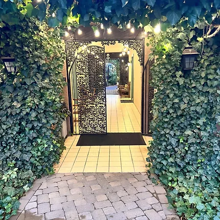 Lantern Light Inn - Romantic Getaway (Adults Only)-3