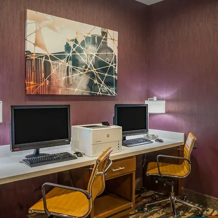 Hampton Inn Newport-2