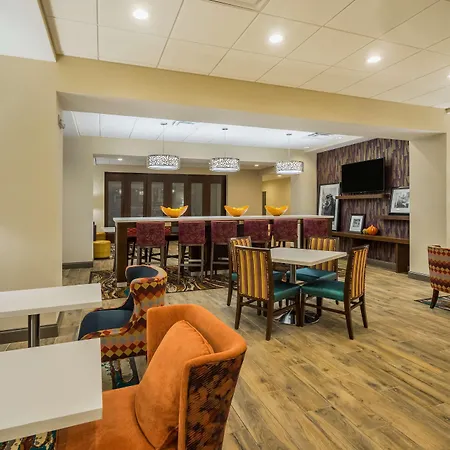 Hampton Inn Newport-3