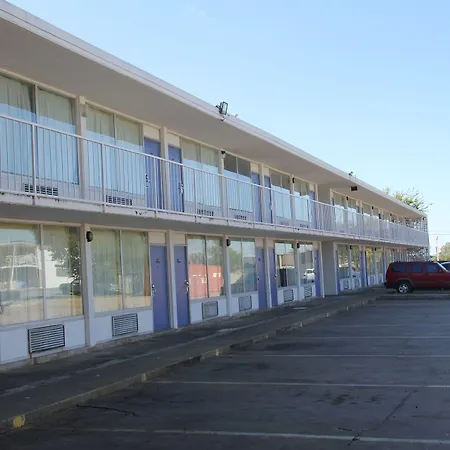 Lonestar Inn And Suites-2