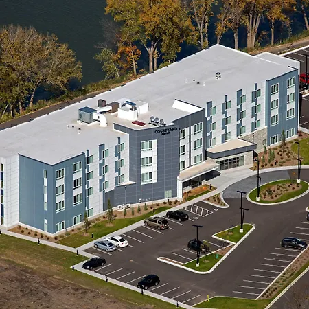 Courtyard By Marriott Appleton Riverfront-2