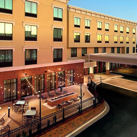 Courtyard By Marriott Lagrange-3