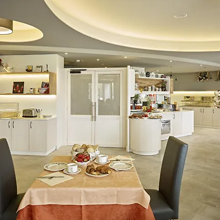 Hotel La Fiorita-3