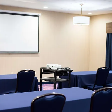 Hampton Inn & Suites Warrington Horsham-3