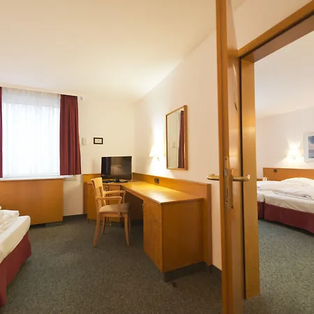 Hotel Motodrom-2