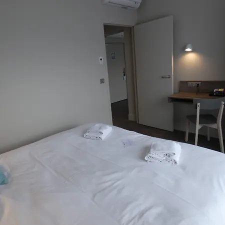 BEST WESTERN La Porte des Châteaux-3