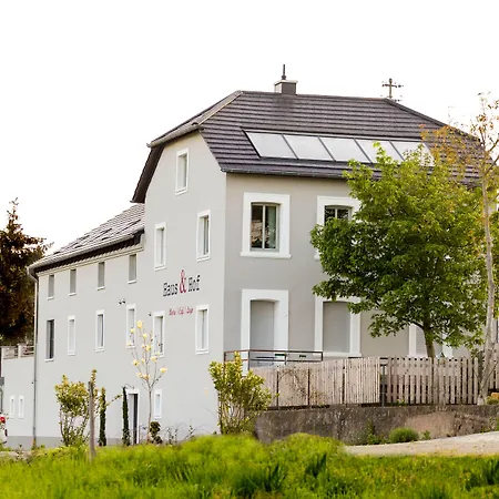 Haus & Hof Guest House-3