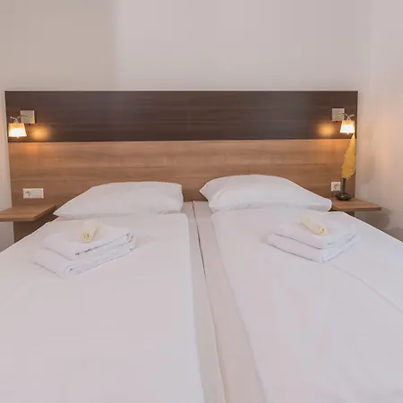 Boutique-Hotel Kronenstuben - unschlagbare Zentrumsnähe direkt am Marstall&Marktplatz - Schloss in 3 Min - Frühstück - Langzeitmiete-3