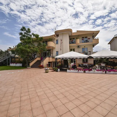 Hotel La Villa-3