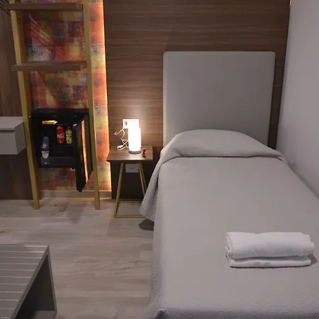 8Room Hotel-2