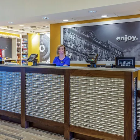 Hampton Inn & Suites Burlington-2
