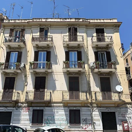Domus Nikolai Rooms And Terrace-Central Bari-3