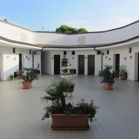 Hotel L'Ancora-2