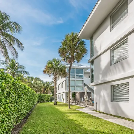 Beach Haus Key Biscayne Contemporary Apartments-3