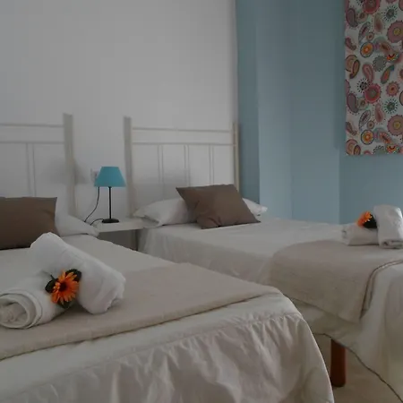 Hostel Conil - Habitaciones con baño privado en el centro de Conil-2
