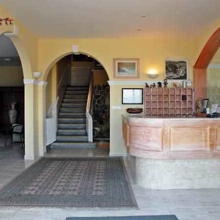 Hotel Rompeolas-2