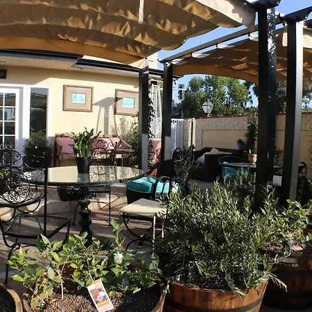 Seaside Laguna Inn & Suites-3
