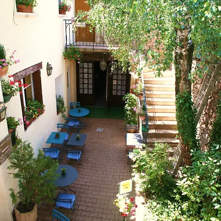Hotel de Bourgogne-2
