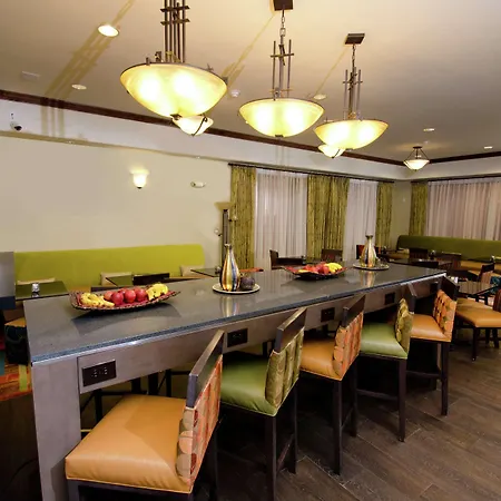 Hampton Inn & Suites Gallup-2