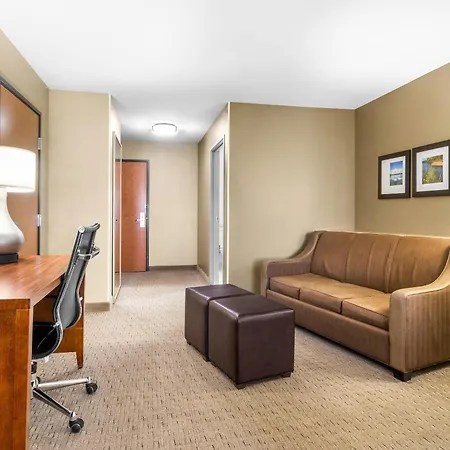 Comfort Suites-2