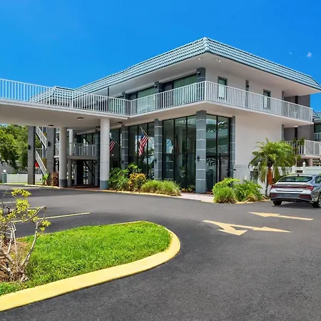 Quality Inn & Suites At Tropicana Field-2