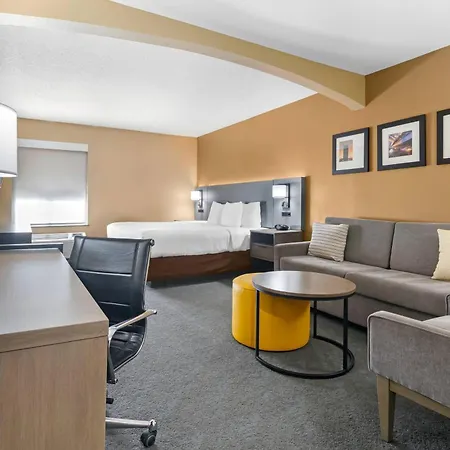 Comfort Inn & Suites Kansas City - Northeast-2