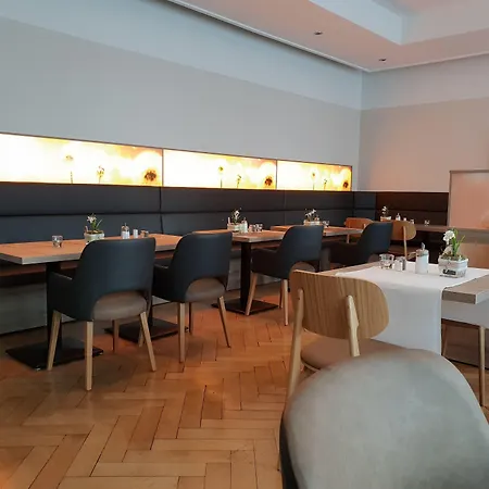 Hotel Bavaria Oldenburg-3