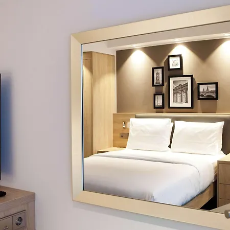 Hampton By Hilton Berlin City East Side Gallery-3