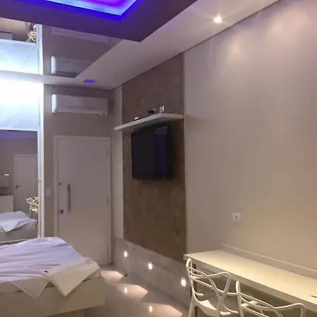 Dinys Motel (Adults Only)-2