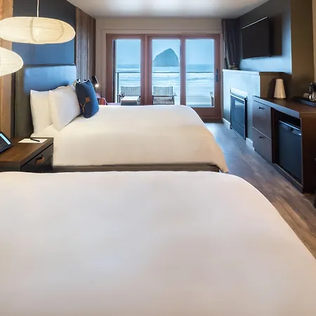 Headlands Coastal Lodge & Spa-2