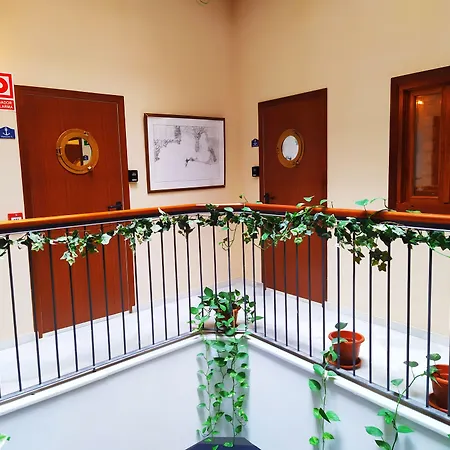 Hostal Casa Nautilus-3