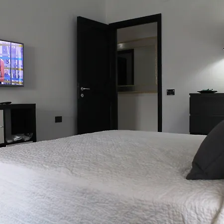 Gardenia Luxury Room-3