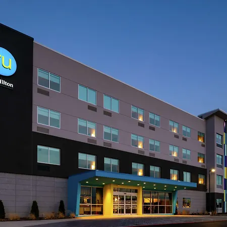 Tru By Hilton Staunton-2