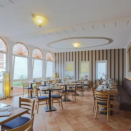 Hotel Strandvilla Janine-3