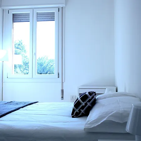 The Guesthouse Treviso-3