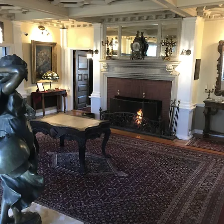 Edgewood Manor Inn Bed And Breakfast-2