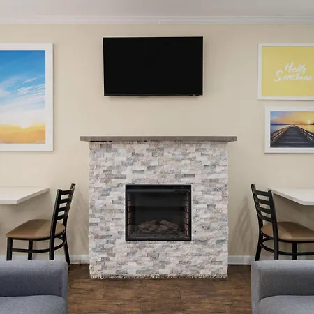 Days Inn By Wyndham Canton-3