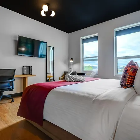 Raven Inn Whitehorse-3